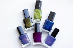 وطلاء الأظافر